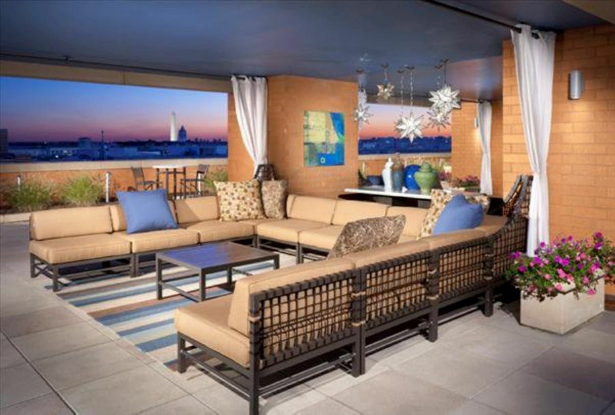 Global Luxury Suites At The Convention Center Washington Exterior photo